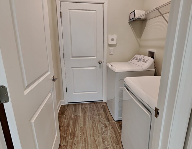 Building Photo - 472 Brunswick Dr