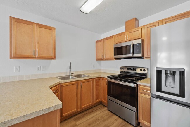 Building Photo - 3 Bedroom Kuna home with Fenced back yard - Pets Welcome!!