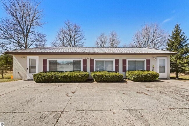 Primary Photo - 5093 M-37