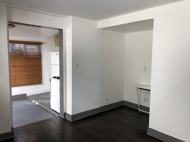 Building Photo - AS Maltman (#317)