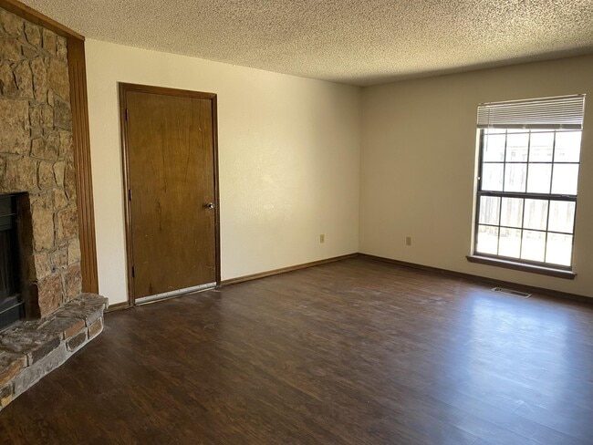 Building Photo - 12606 Abbotts Way