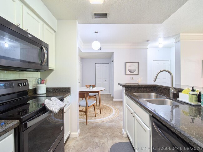 Building Photo - 1108 Myrtlewood Cir E