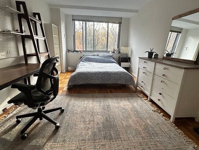 Master Bedroom - 4200 Cathedral Ave NW