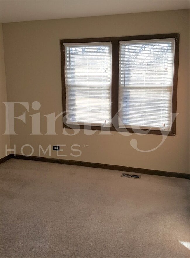 Building Photo - 1400 Brittany Ct