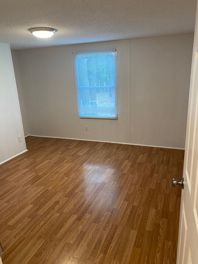 Building Photo - 417 Ranch Rd