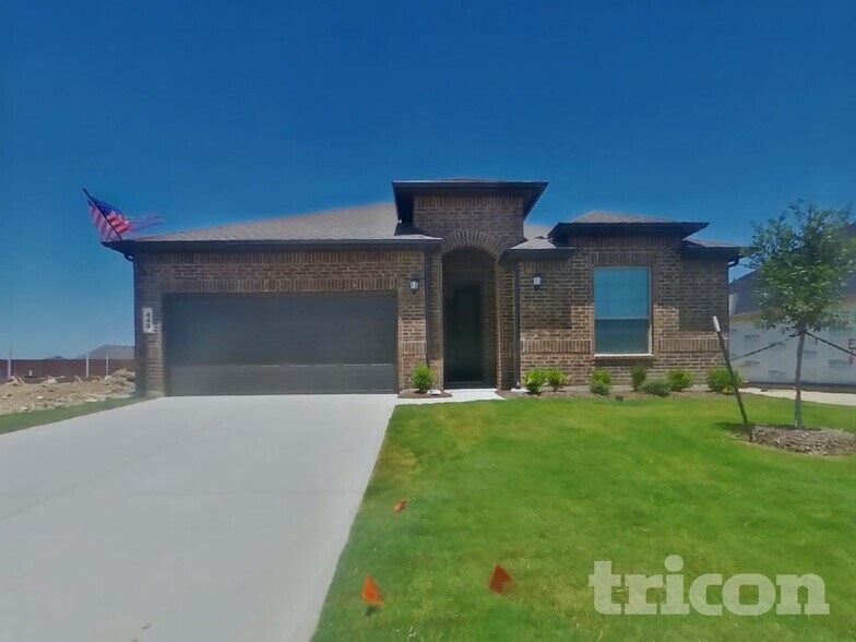 Building Photo - 448 Lone Star Dr