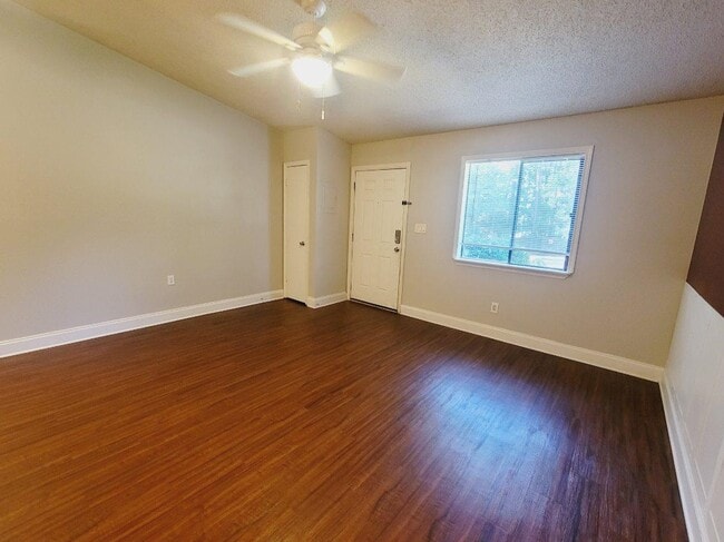 Building Photo - 2125 Sandpiper St