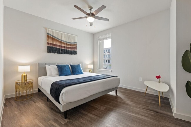 Building Photo - 5820 1/2 Cameron Rd