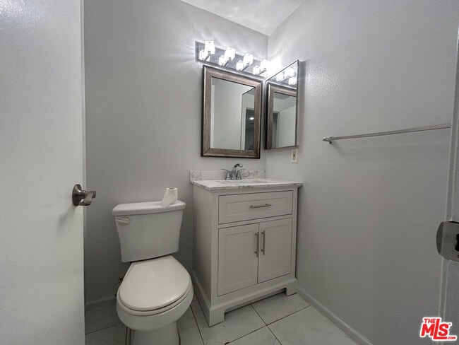 Building Photo - 14501 Tupper St