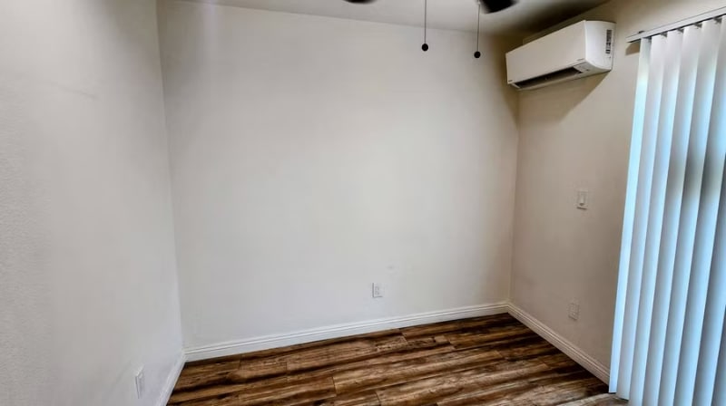 Building Photo - 156 E Marshall Blvd