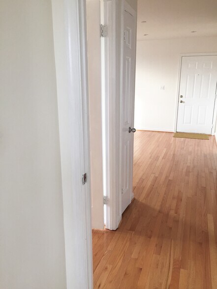 Building Photo - 730 11th St NE