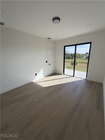 Building Photo - 8033 Oakleaf Cir