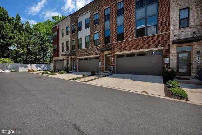 Building Photo - 4748 Towne Park Rd