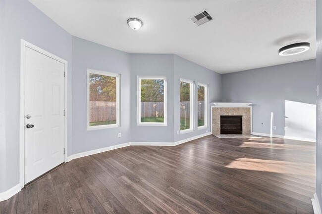 Building Photo - 29639 Turnbury Village Dr