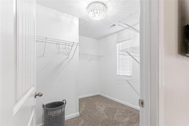 Building Photo - 2896 S Hills