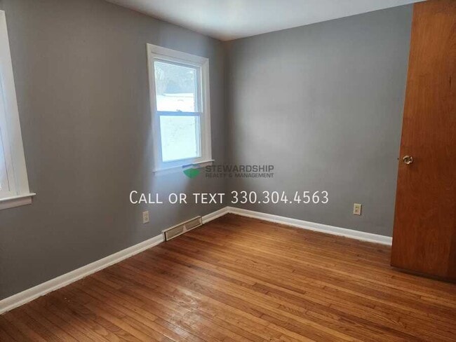 Building Photo - 1107 Field St NW