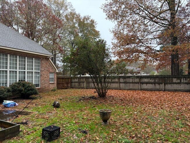 Building Photo - 2 story 3 bed/ 2.5 bath home