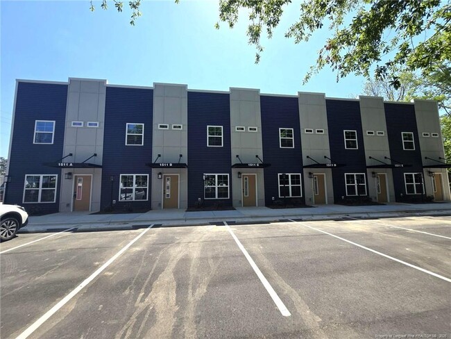 Building Photo - 1511 Fort Bragg Rd