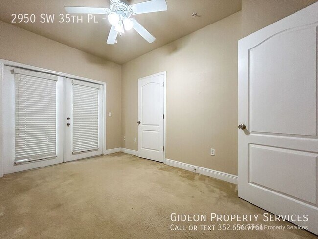 Building Photo - 2950 SW 35th Pl