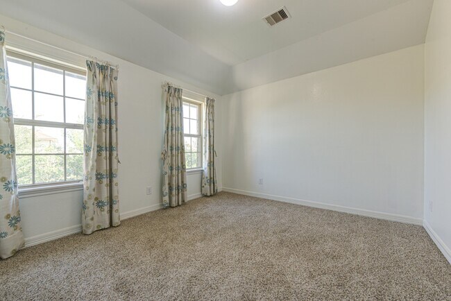 Building Photo - 10009 Boulder Bend Ln