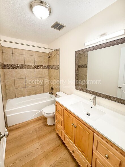 Building Photo - 7490 Austin Dr