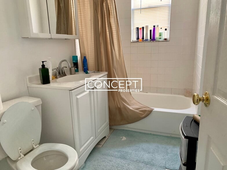 Building Photo - 26 Haskell St