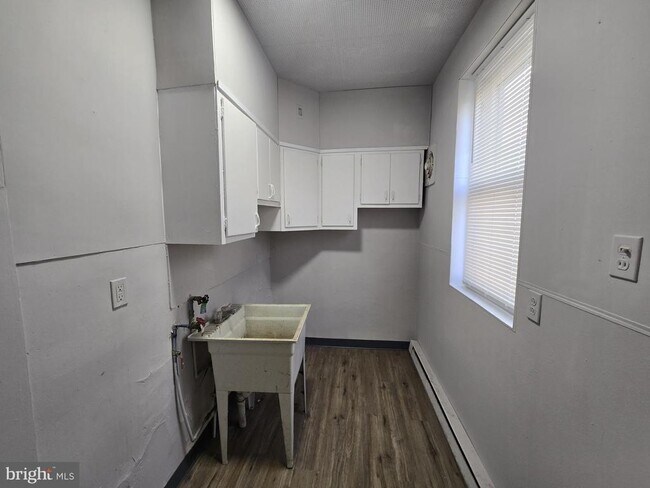 Building Photo - 4254 N 7th St