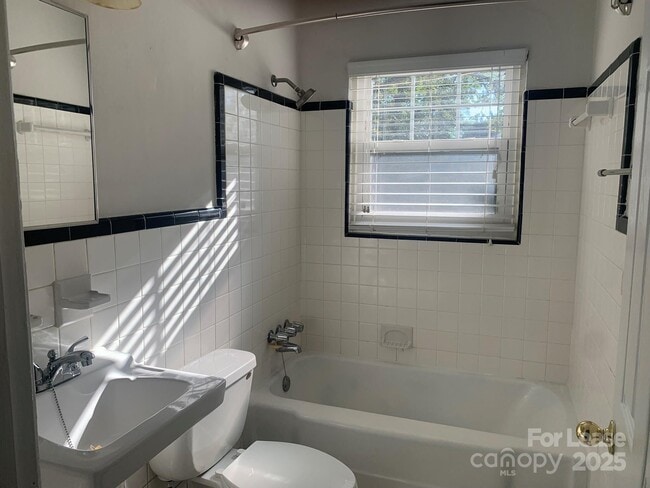 Building Photo - 1800 Hall Ave