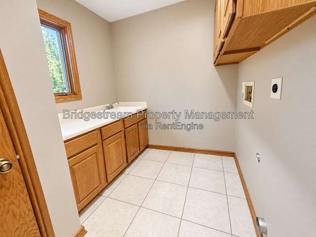 Building Photo - 7205 Forest Brook Blvd