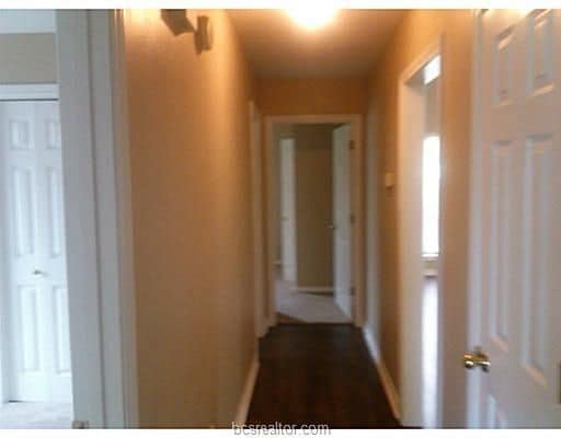 Building Photo - 708 Hasselt St