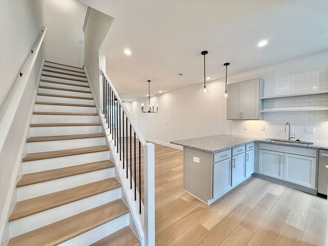 Building Photo - 4811 Gossamer Ln