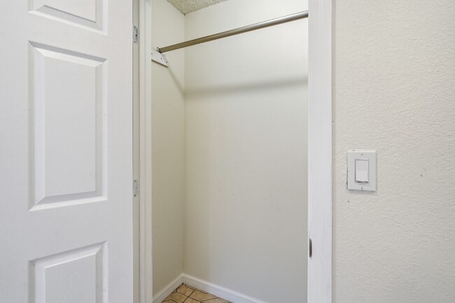 Building Photo - 7924 Woodman Ave