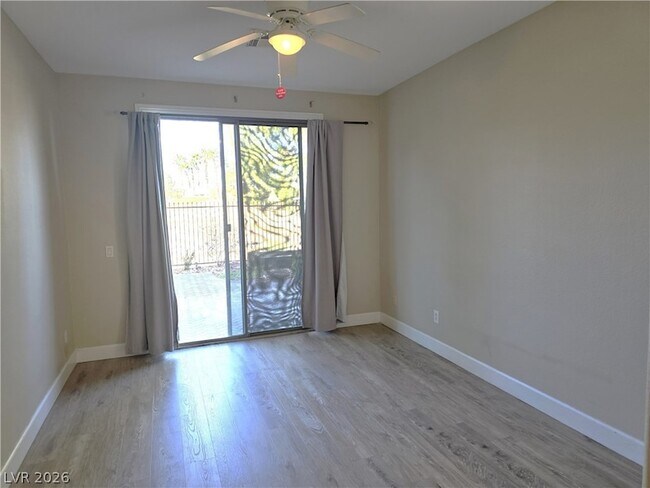 Building Photo - 927 Via Canale Dr