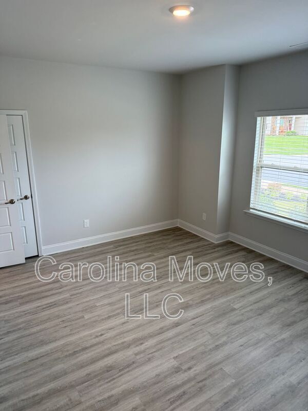 Building Photo - 3 Bracken Wds Wy