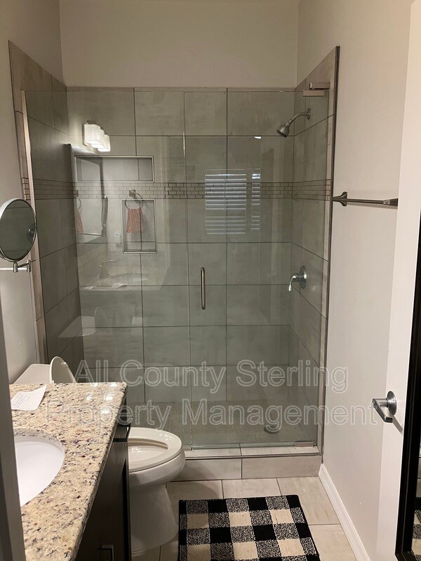 Building Photo - 4700 SW Archer Rd