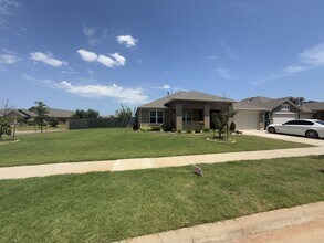 Building Photo - 18808 Bajo Dr
