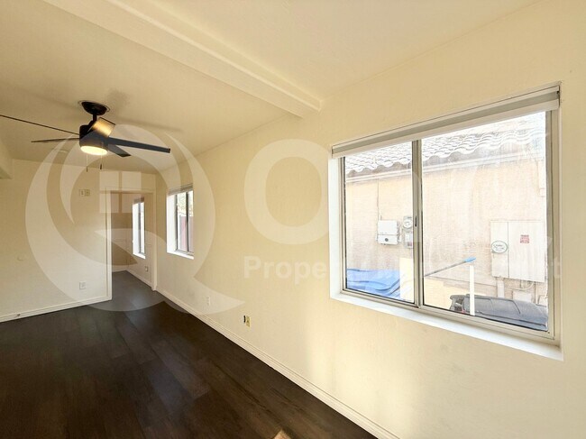 Building Photo - 877 W Shellfish Dr