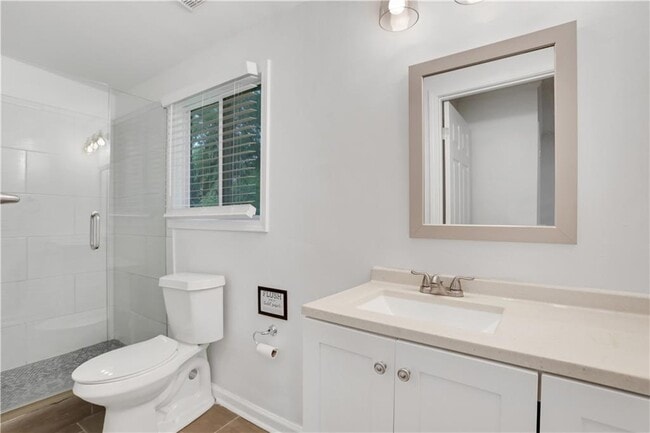 Building Photo - 1367 Kenilworth Dr SW