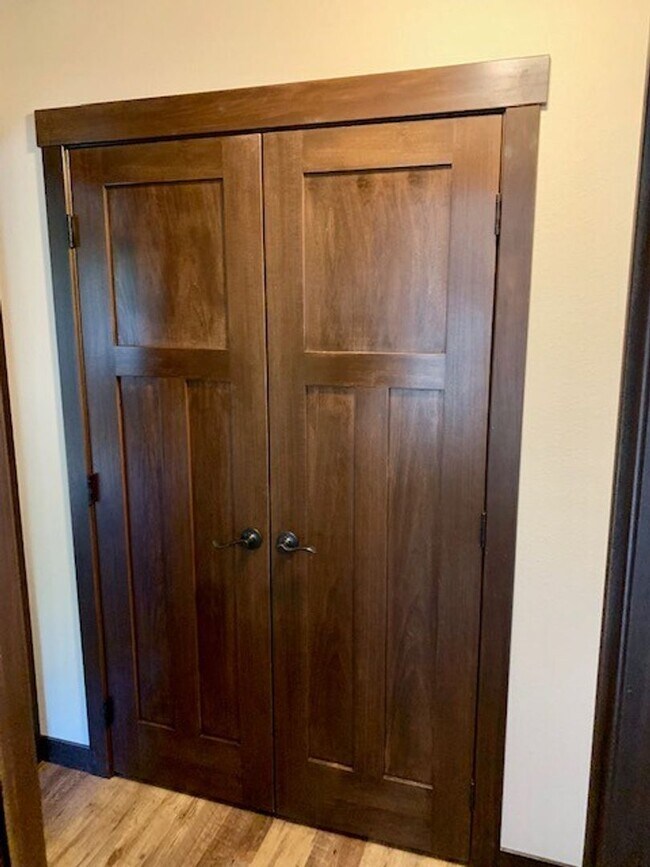 Building Photo - 122-124 Hickory Lane