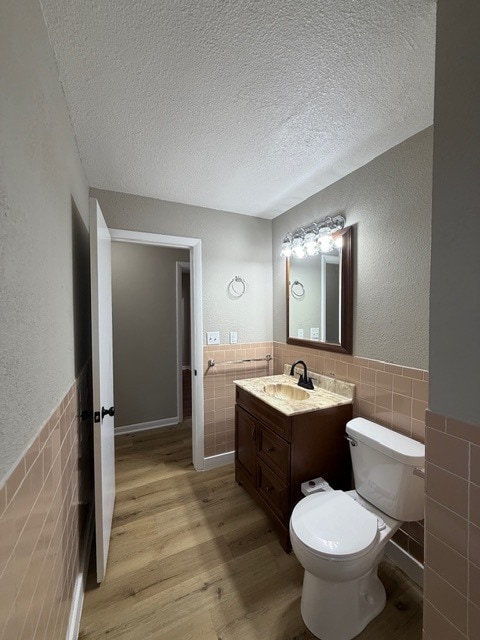 Building Photo - 2213 Roland Dr