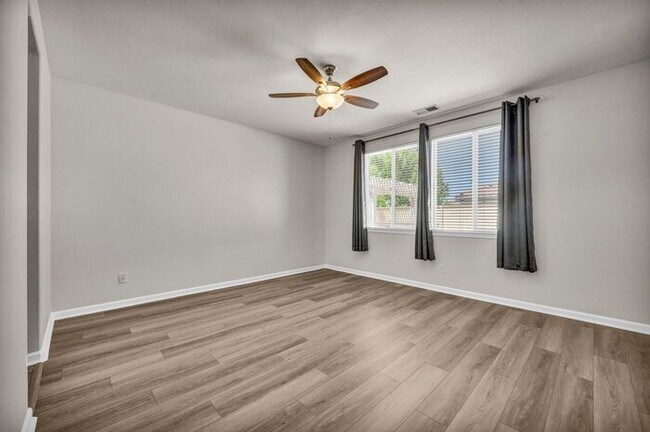 Building Photo - Beautiful 4-Bedroom Home in Damonte Ranch
