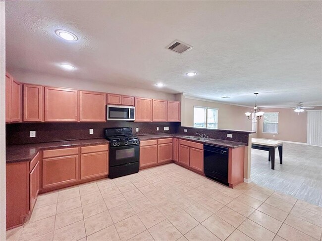 Building Photo - 803 Sweet Flower Dr