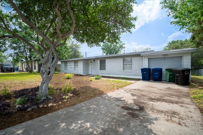 Building Photo - 10507 Mt Boracho Dr