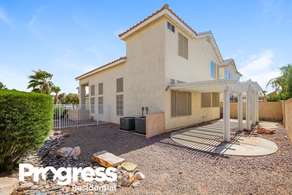 Building Photo - 1732 Blanchard Dr