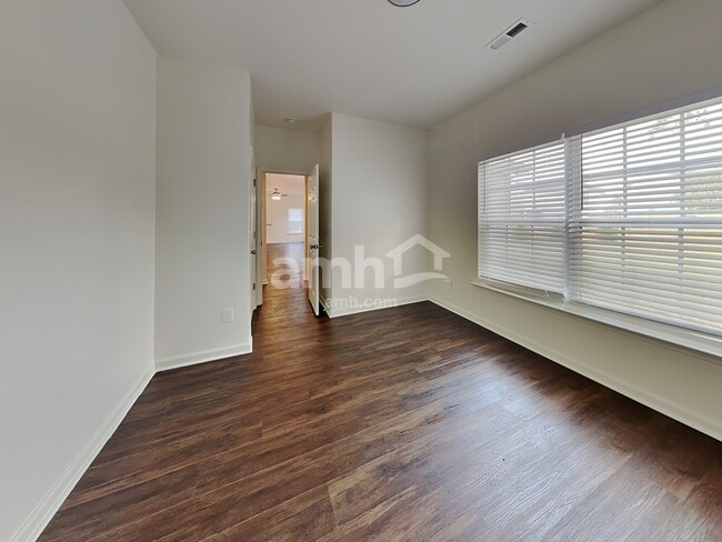 Building Photo - 415 Caperton Way