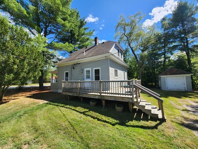 Building Photo - 387 College Ave