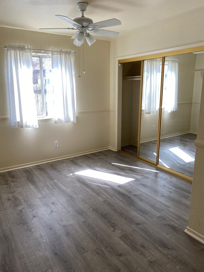 Building Photo - 6 MONTH LEASE - 3 Bedroom / 2 Bath Great C...
