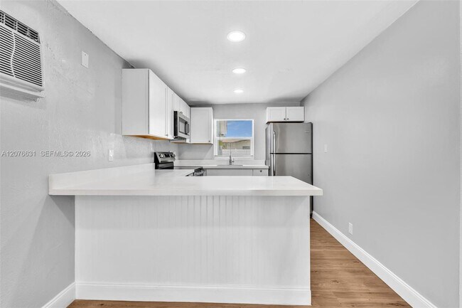 Building Photo - 163 NW 40th St