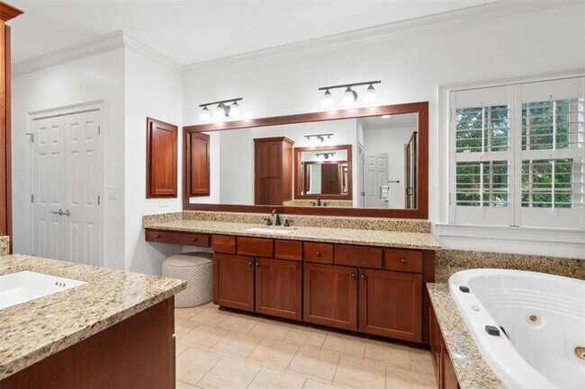 Building Photo - 4209 Whitby Way SE