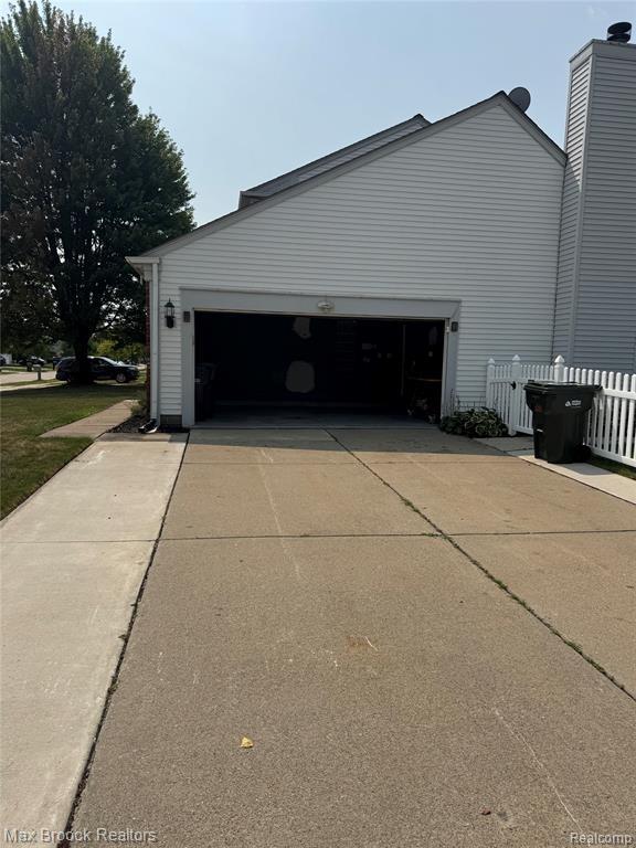 Building Photo - 35865 Ashford Dr